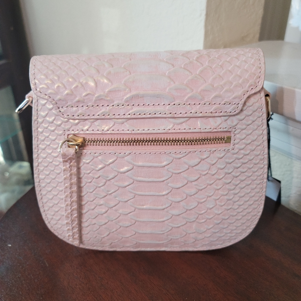 ⭐Last one⭐ Dooney & Bourke saddle flap crossbody - Picture 2 of 9